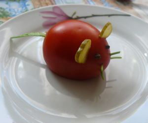 Myszka z pomidorka