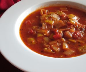 Wegetariańska zupa pomidorowo - porowa