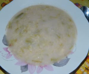 Zupka rabarbarowa z lanym ciastem
