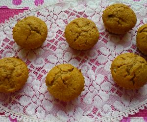pełnoziarniste muffinki z gruszkami