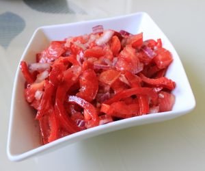 Surówka z papryki i pomidorów wg AnetaJ
