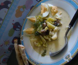 Smaczna zupka z kalafiora brokuła i pieczarek 