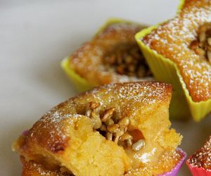 Pomarańczowe muffiny z konfiturą i chrupiącym słonecznikiem 
