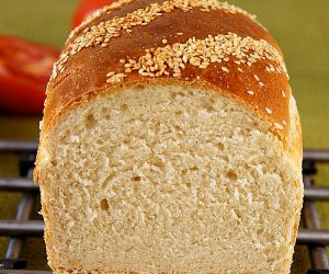 Chleb mleczny z kaszą manną 