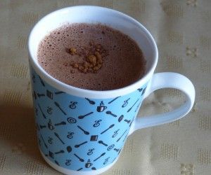 Energetyczna gorąca czekolada z cynamonem