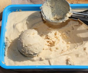 Najlepsze lody z masłem orzechowym, miodem i serkiem mascarpone (bez maszynki)
