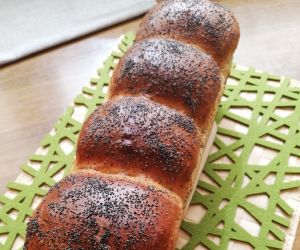 Puszysty chleb razowy