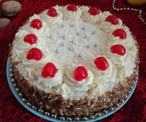 Tort kokosowo - makowy z kremem budyniowym