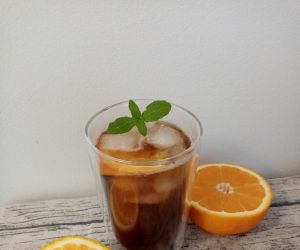 Orange espresso - kawa z sokiem pomarańczowym, tonikiem  i kostkami lodu