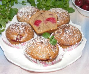 Muffinki (babeczki) czekoladowe z wiśniami
