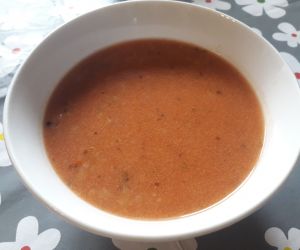 Zupa pomidorowa z cukinią i mlekiem kokosowym