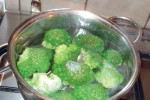 Naleśniki z brokułami i mortadelą