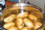 Kolorowe ziemniaki z patelni