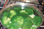 Kalafior i brokuły zapiekane z szynką