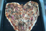 Pizza 'przez żołądek do serca'