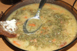 Tradycyjna chłopska zupa grochowa