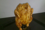 Kurczak namarynowany posadzony na puszce