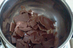 roztapianie czekolady w kapieli wodnej