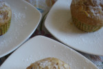 Muffinki z truskawkami i prażonymi migdałami 