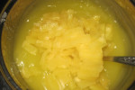 Czekoladowe ciasto z ananasami