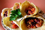 Tortilla meksykańska z mięsem i fasolą