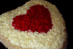Tort w kształcie serca o smaku michałkowym