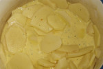 plastry ziemniaków w śmietanie i jajku