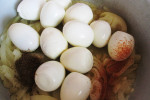 Jajka duszone w cebuli