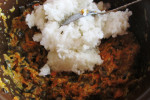 Zasmażany ryż z jajecznicą i dodatkami