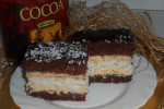 Ciasto czekoladowo- kokosowe z masą krówkową.