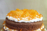 Tort warstwowy piernikowo-pomarańczowy