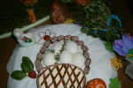 Wielkanocny koszyczek z kabanosów z jajkami 
