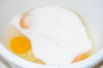 przygotowane jajka z cukrem