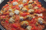 Pulpeciki w sosie pomidorowo-paprykowym z pieczarkami