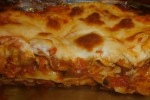 upieczona lasagne z mięsem drobiowym