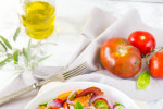 Panzanella - włoska sałatka z chleba i pomidorów