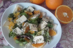 Sałatką z pomarańczą i serem pleśniowym