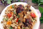 Kurczak w ryżu, kurkach i pomidorach – z patelni
