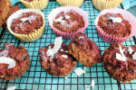 Muffinki buraczano-kokosowe z czekoladą i pestkami słonecznika