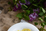 Ravioli z łososiem, serem ricotta, szpinakiem i palonym masłem z nutą rozmarynu
