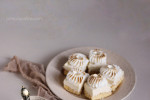 Ciasto biszkoptowe z kremem kokosowym i paloną bezą włoską