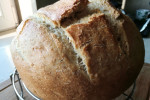 Domowy duży chlebek pszenny
