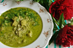 Zielona zupa szpinakowo - brokułowa z makaronem ryżowym