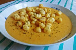 Zupa krem ziemniaczano - marchewkowa z serkiem topionym