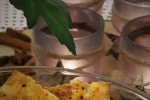 Imprezowe  ciasteczka serowo-cebulowe z ziołami