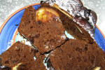 Ciasto kakaowo=piernikowe z delicjami,czekoladą