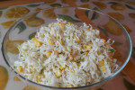Surówka z białej kapusty z selerem i kukurydzą