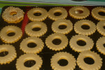 Ciasteczka cynamonowe z krokantem orzechowym