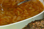 Polędwiczka wieprzowa pieczona w sosie cebulowym