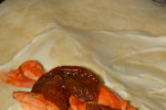 Tortille z pieczonym indykiem w ketchupie , suszonymi pomidorami i mozzarellą